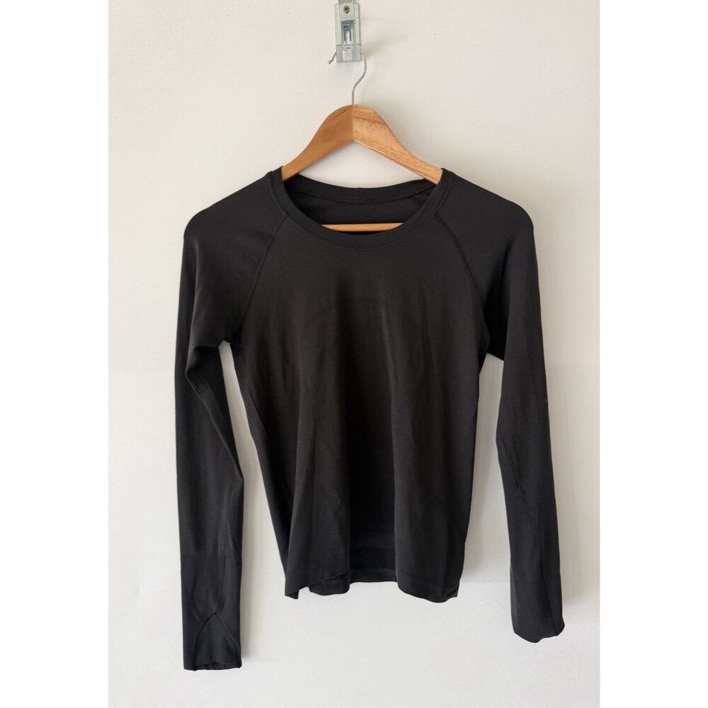 Lululemon Swiftly Tech 2.0 Shirt Size 6 Black Athletic Workout Gym Top